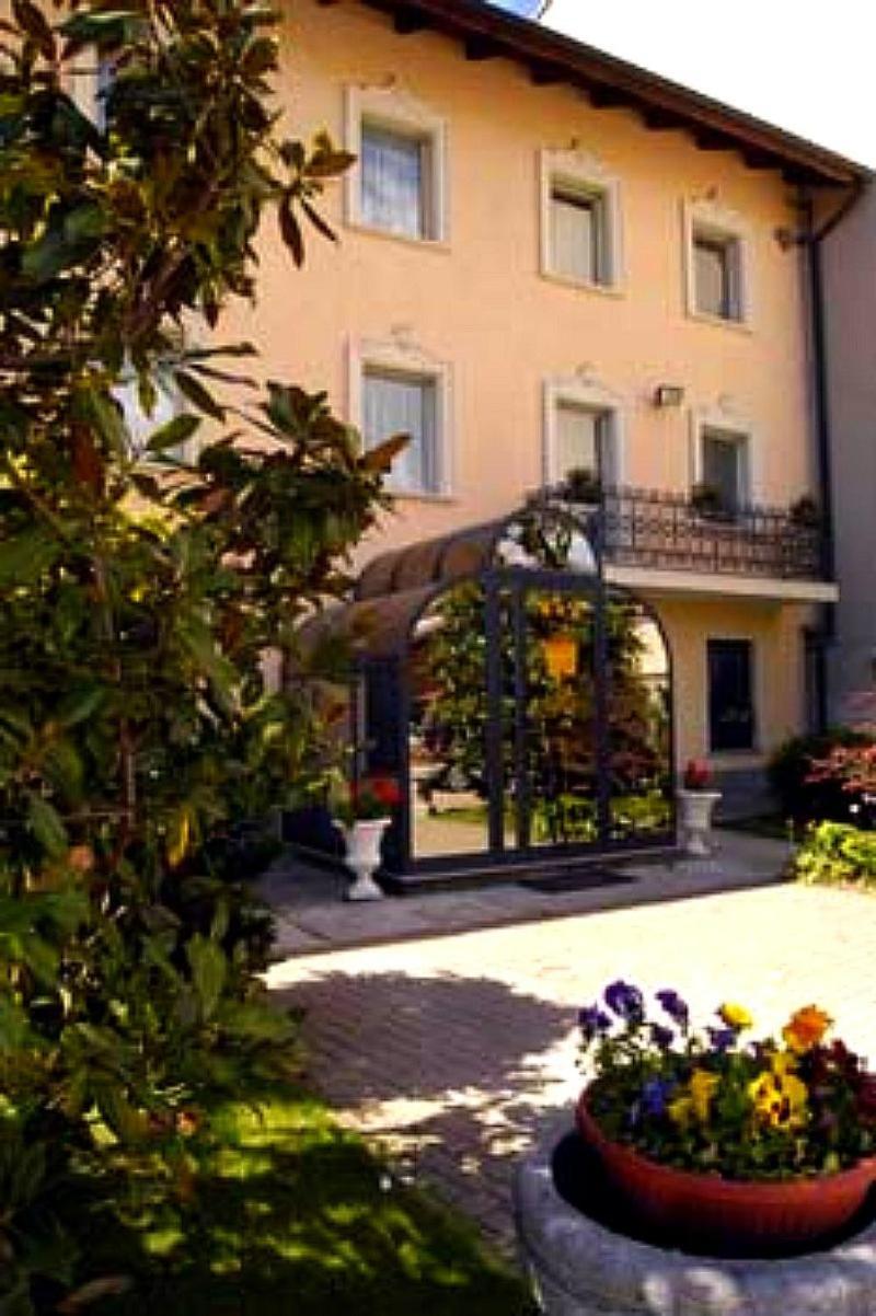 科罗纳塔格罗萨酒店 Balangero 外观 照片